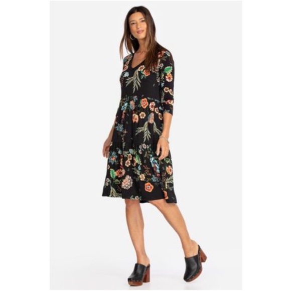 Johnny Was Dresses & Skirts - Johnny Was 💃🏻Fun Floral Ardell 3/4 Sleeves Dress, size Medium (EUC)